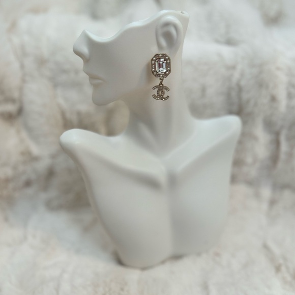 Chanel Octagon Crystals x Pearls CC Drop Earrings - Picture 3 of 11
